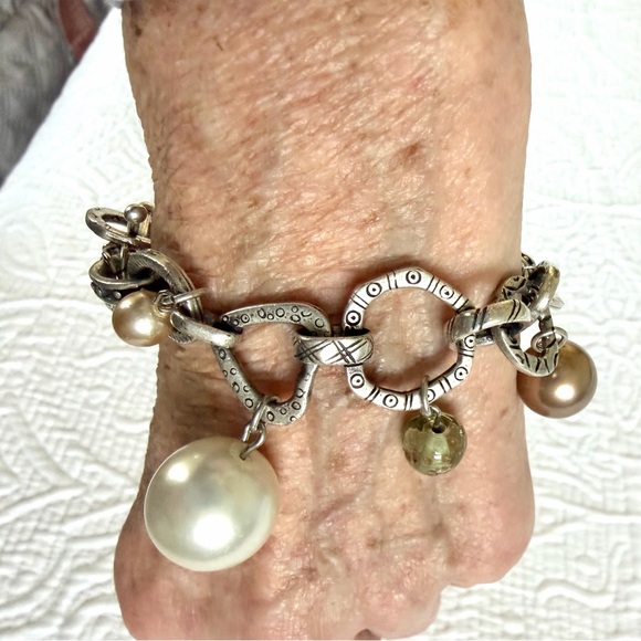 Chico’s Antiqued Silver Tone Baubles & Pearls Whimsy Charm Bracelet - Picture 3 of 9